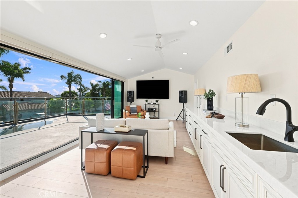 16572 Carousel Property Photo 27