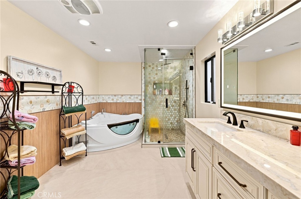 16572 Carousel Property Photo 35