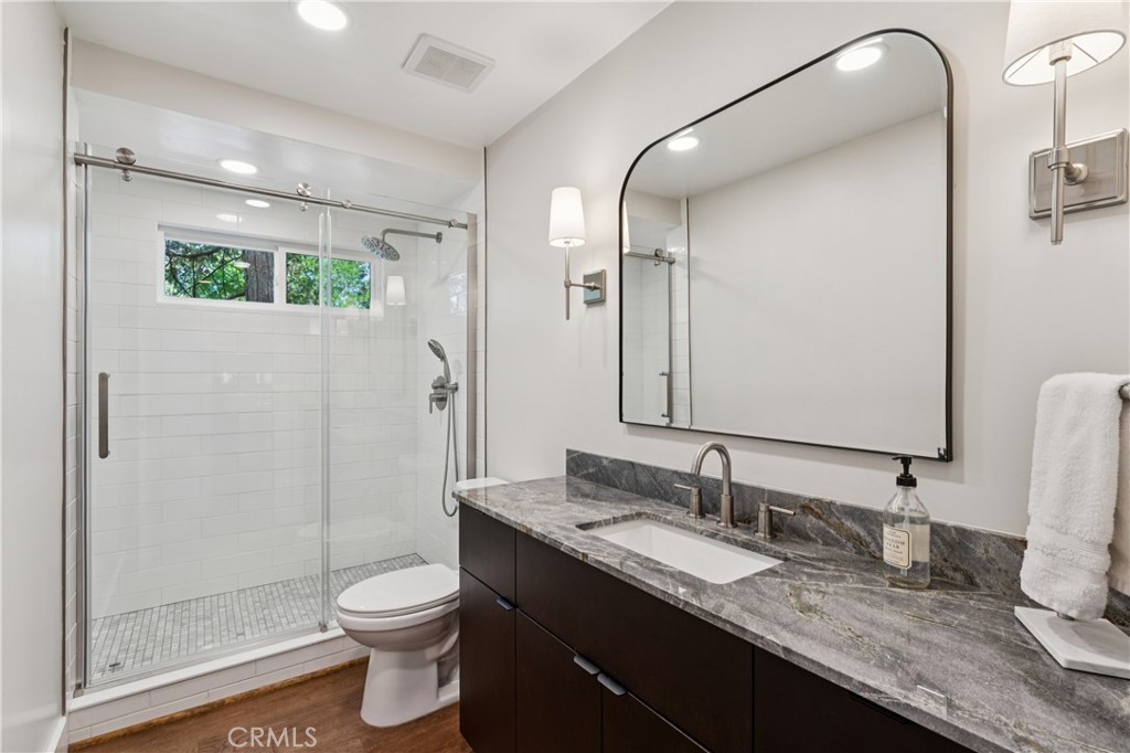 278 Terrace Property Photo 17