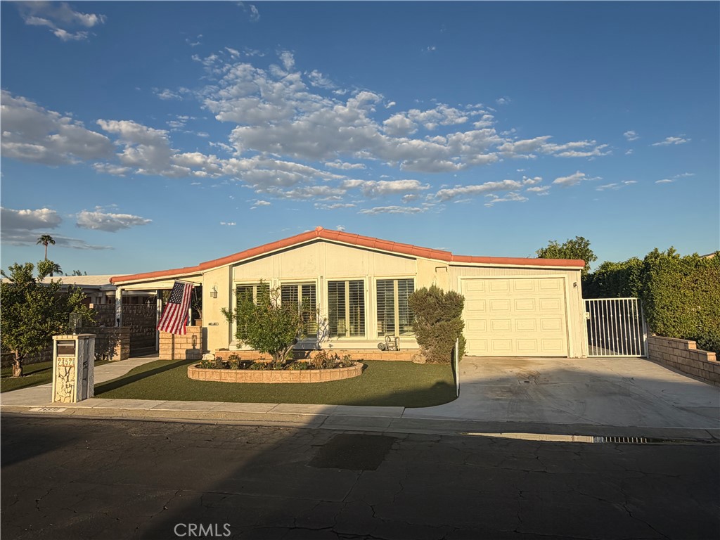 74570 Zircon Circle E Property Photo 1
