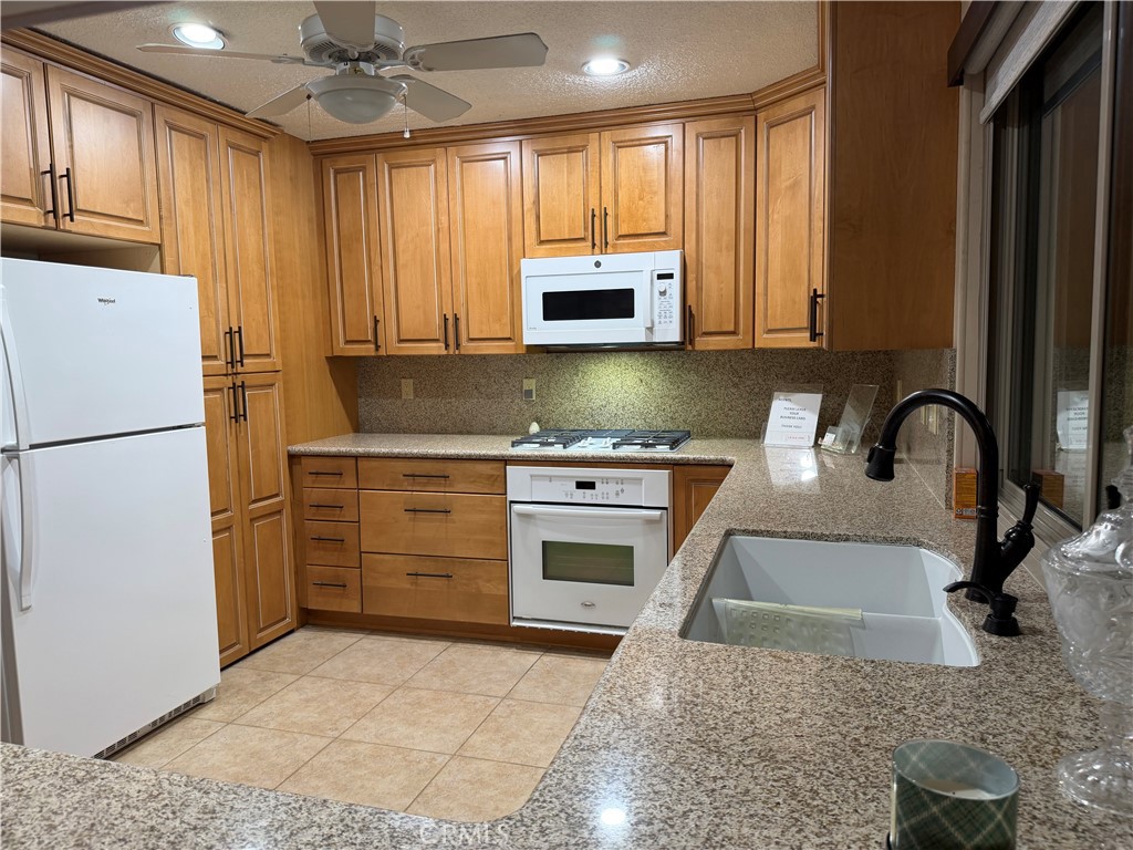 74570 Zircon Circle E Property Photo 10