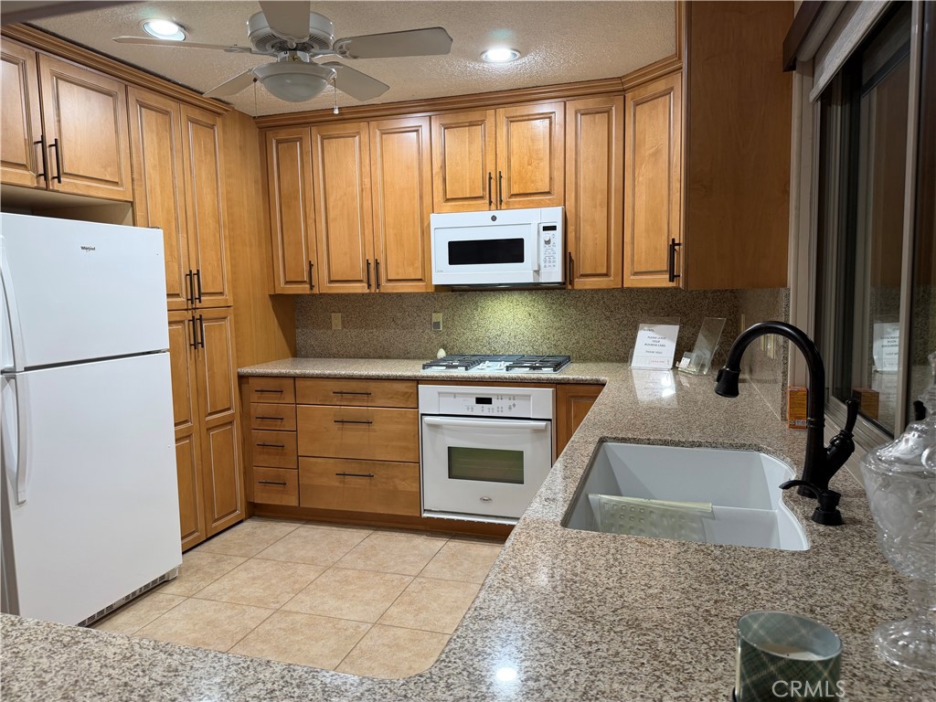 74570 Zircon Circle E Property Photo 10