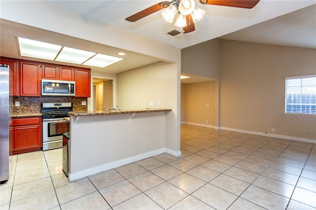 1653 Toyon Place Property Photo 7