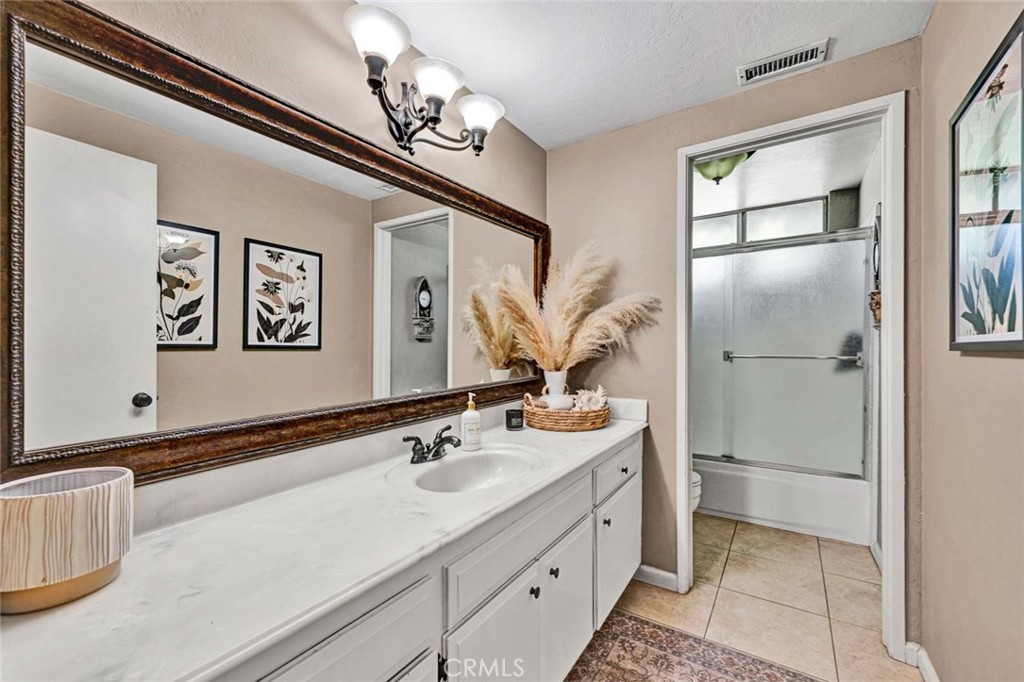 15 Whistling Swan Property Photo 17