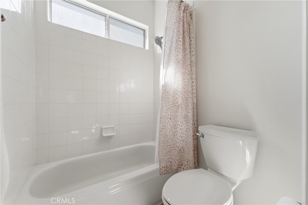 29 Marseille Property Photo 51