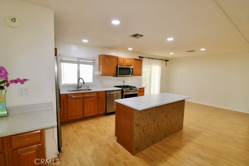14055 Lake View Drive 14 Property Photo 16