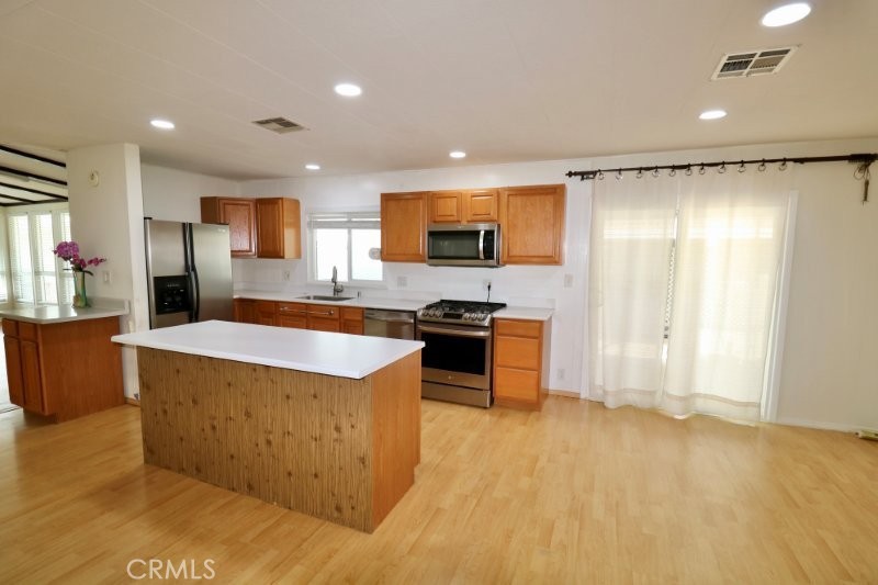 14055 Lake View Drive 14 Property Photo 17