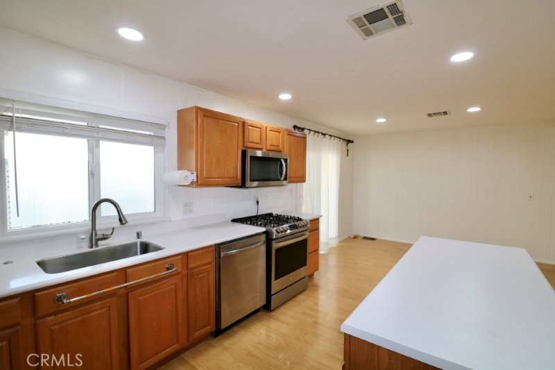 14055 Lake View Drive 14 Property Photo 25