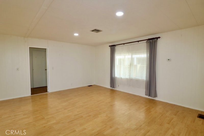 14055 Lake View Drive 14 Property Photo 28