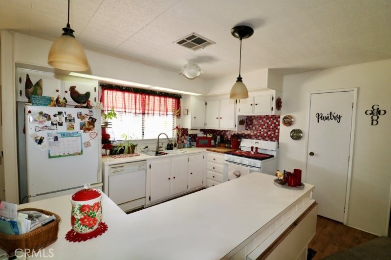 14024 Lake Side Drive 113 Property Photo 31