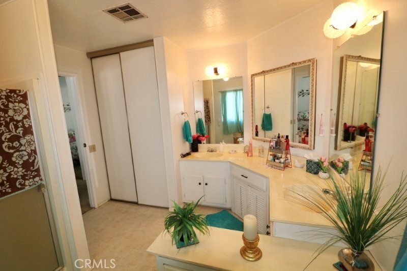 14024 Lake Side Drive 113 Property Photo 44