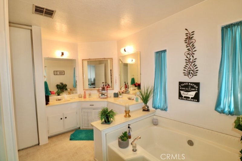 14024 Lake Side Drive 113 Property Photo 45