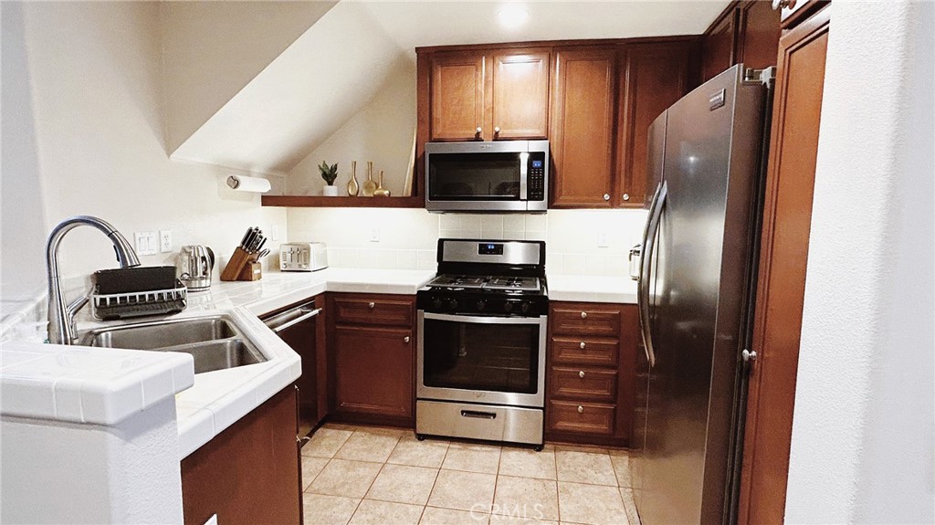 88 Dovetail Property Photo 3