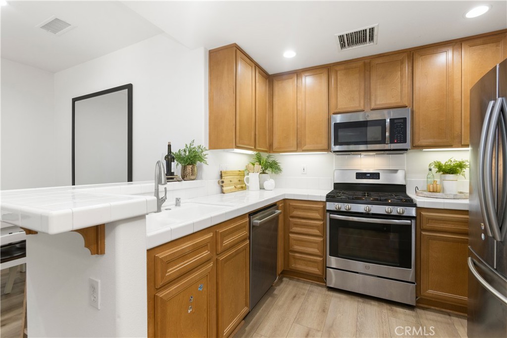 229 Dewdrop Property Photo 8