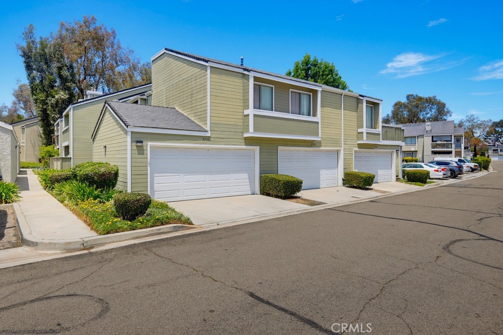 23411 Cambridge Property Photo 1