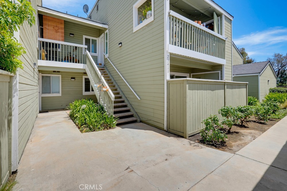 23411 Cambridge Property Photo 2