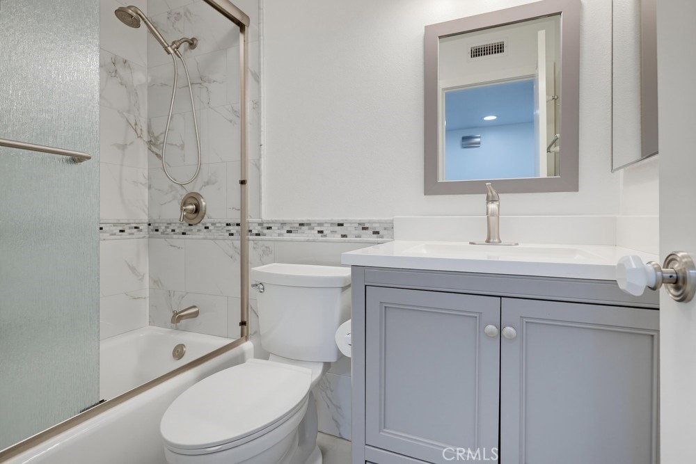 23411 Cambridge Property Photo 19