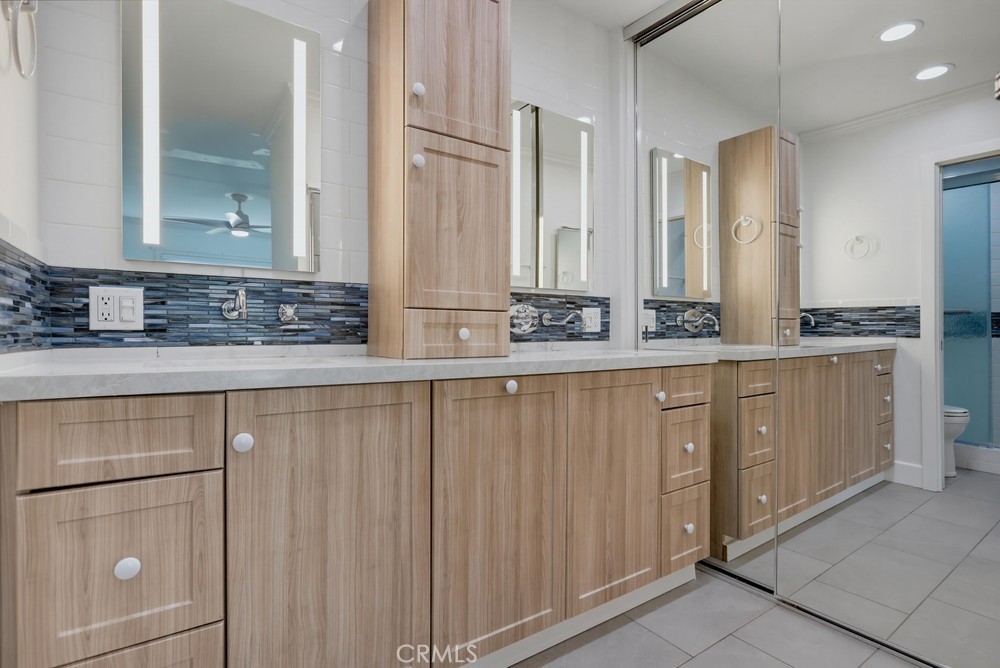 23411 Cambridge Property Photo 23