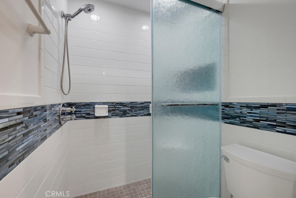23411 Cambridge Property Photo 25