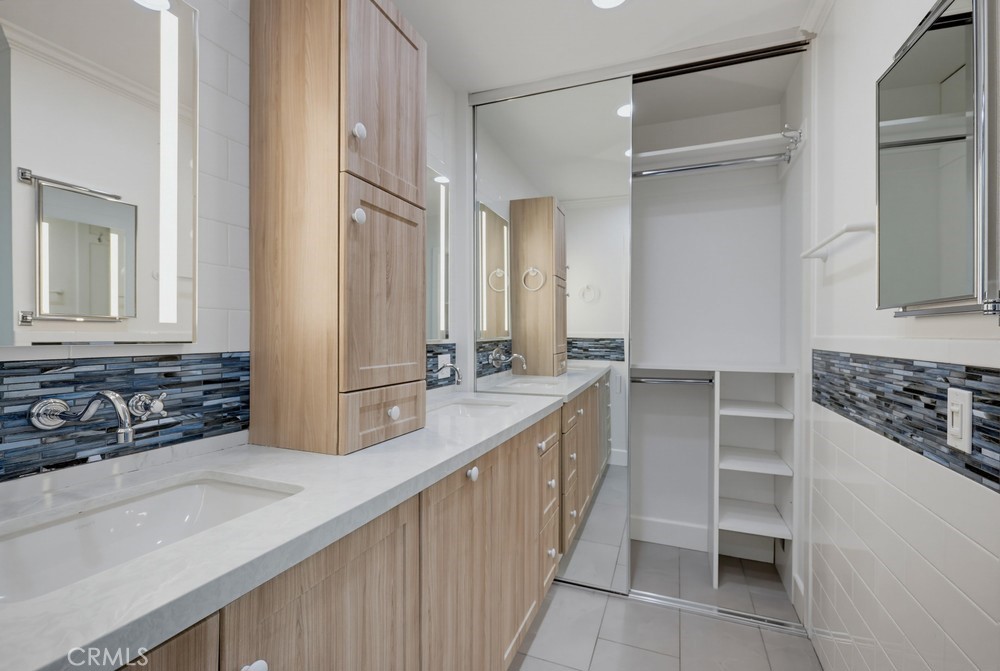 23411 Cambridge Property Photo 26