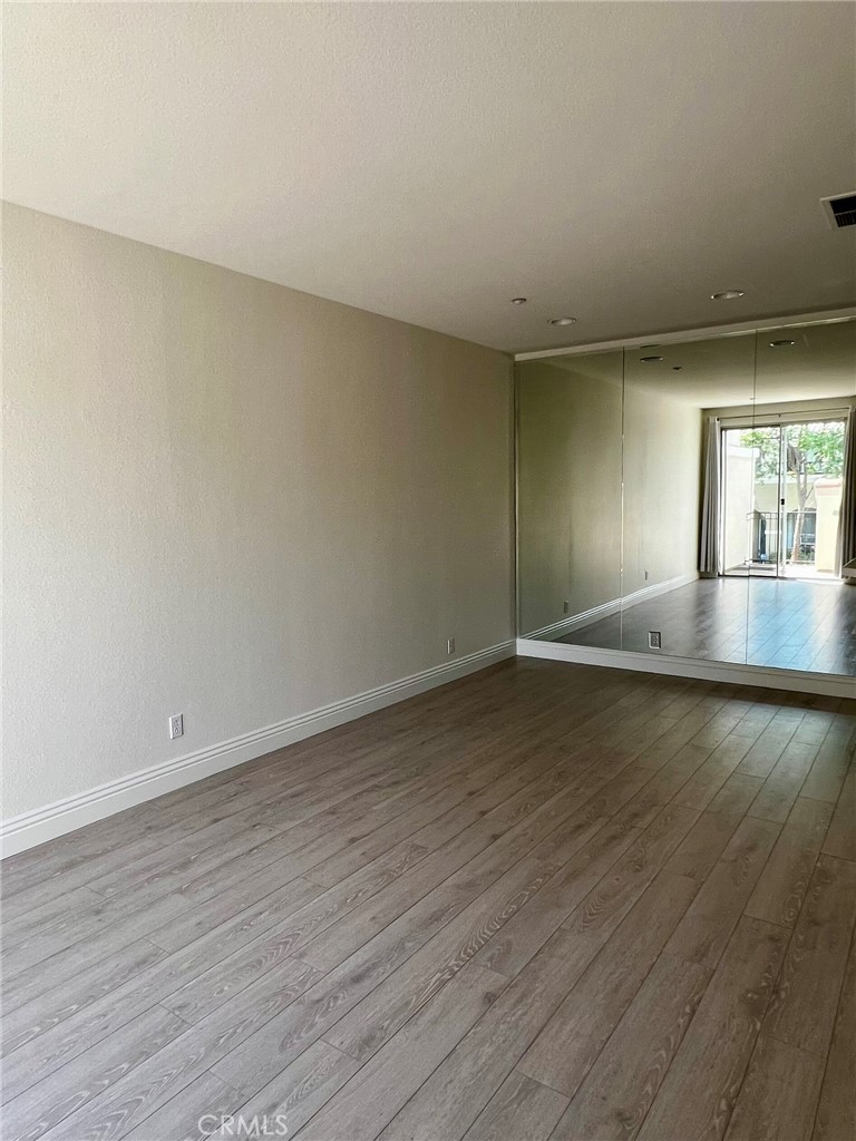 1805 Crescent Oak Property Photo 4