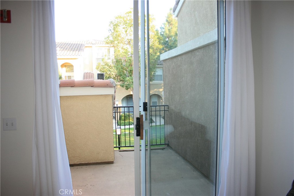 1805 Crescent Oak Property Photo 5
