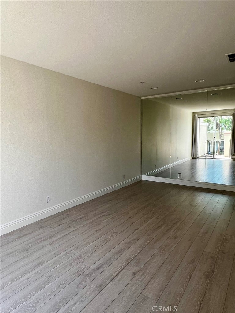 1805 Crescent Oak Property Photo 5