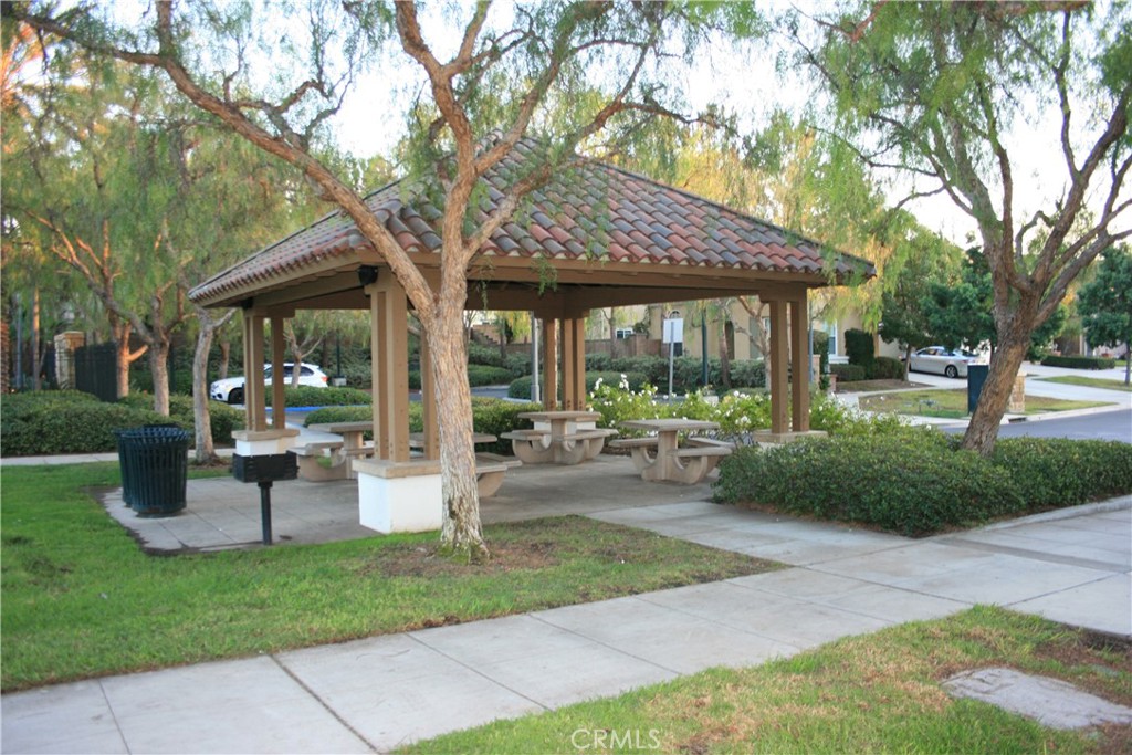 1805 Crescent Oak Property Photo 19