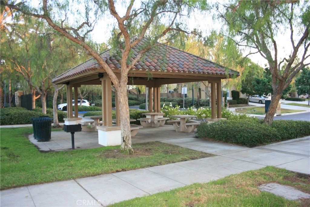 1805 Crescent Oak Property Photo 19