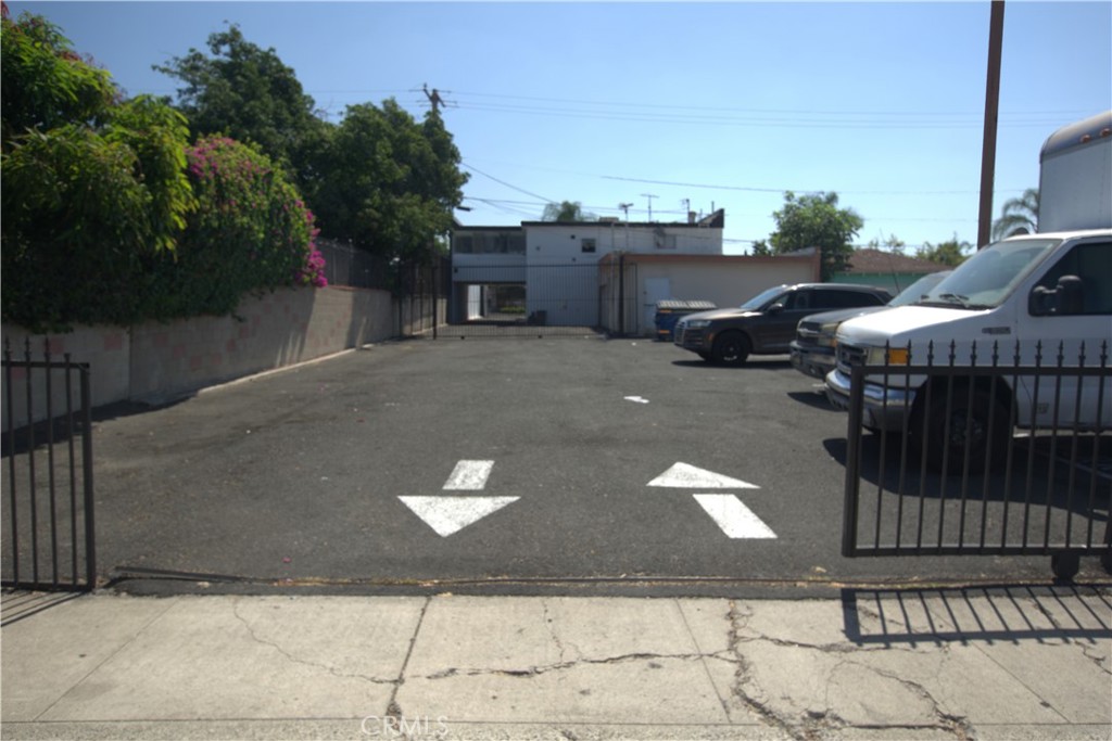 2014 S Main Property Photo 3