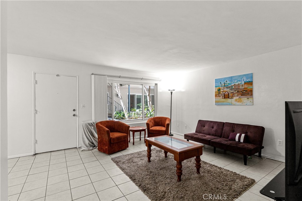 444 Obispo Avenue 3 Property Photo 4