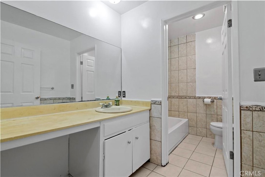 444 Obispo Avenue 3 Property Photo 9
