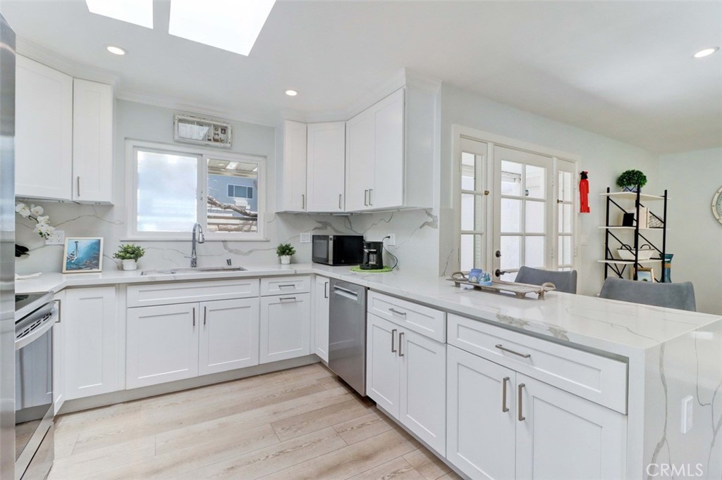2305 Via Puerta Property Photo 1