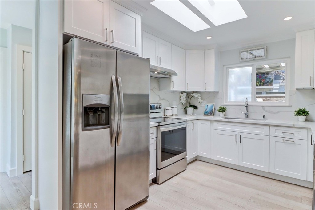2305 Via Puerta Property Photo 6