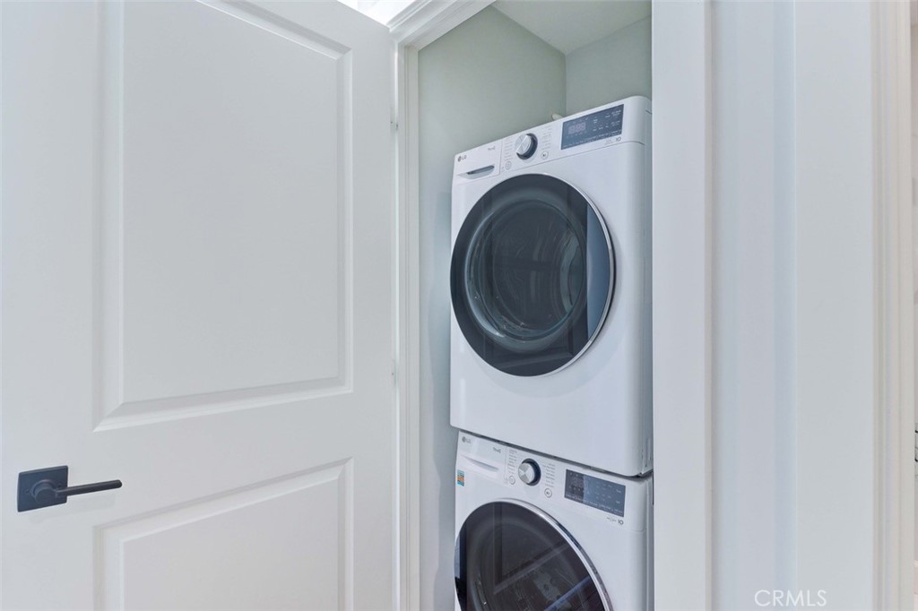 2305 Via Puerta Property Photo 8