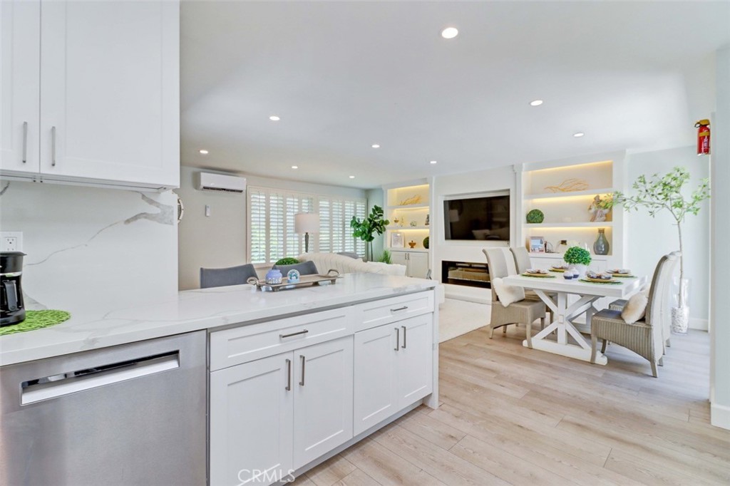 2305 Via Puerta Property Photo 10