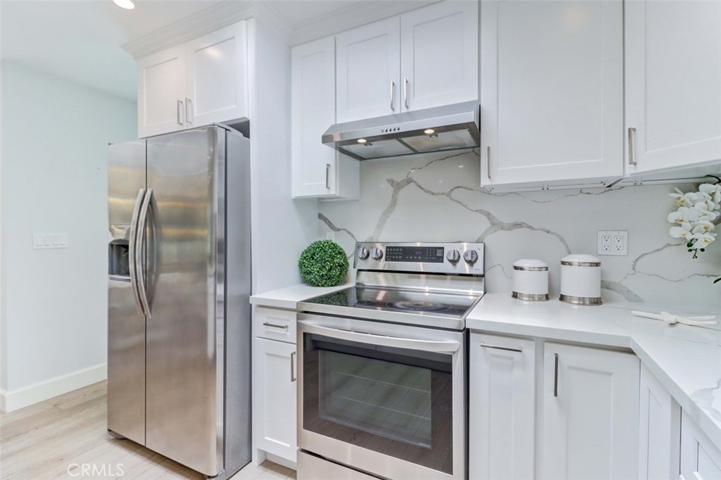 2305 Via Puerta Property Photo 11