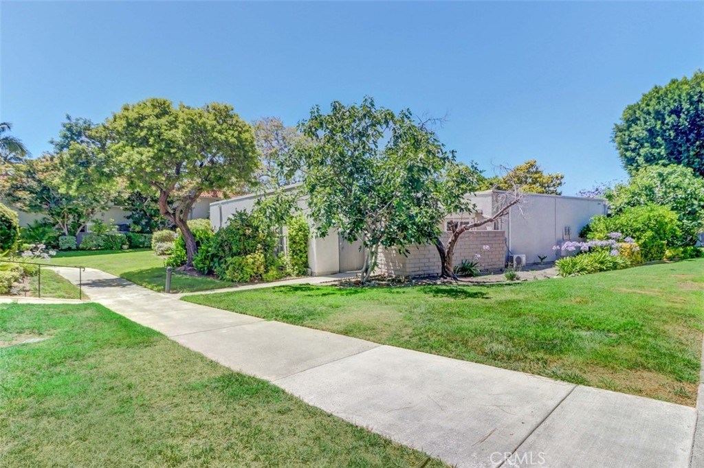 2305 Via Puerta Property Photo 25