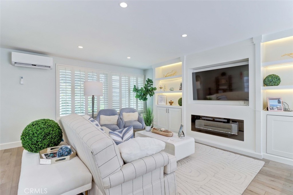 2305 Via Puerta Property Photo 33