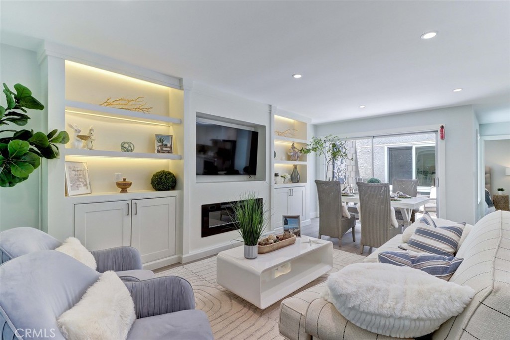 2305 Via Puerta Property Photo 34