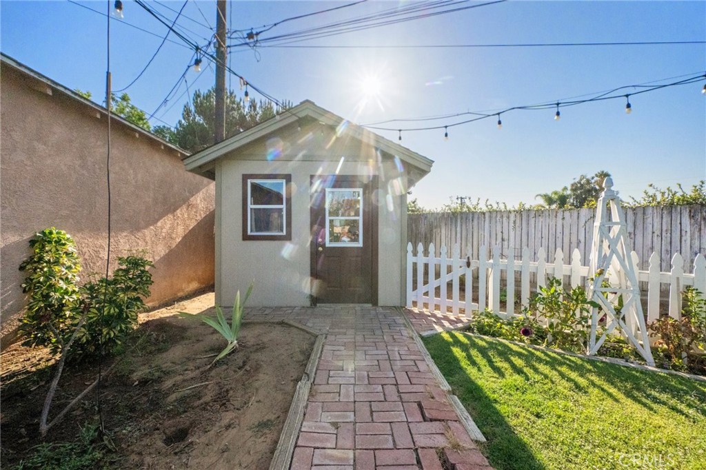 12237 Burgess Property Photo 11