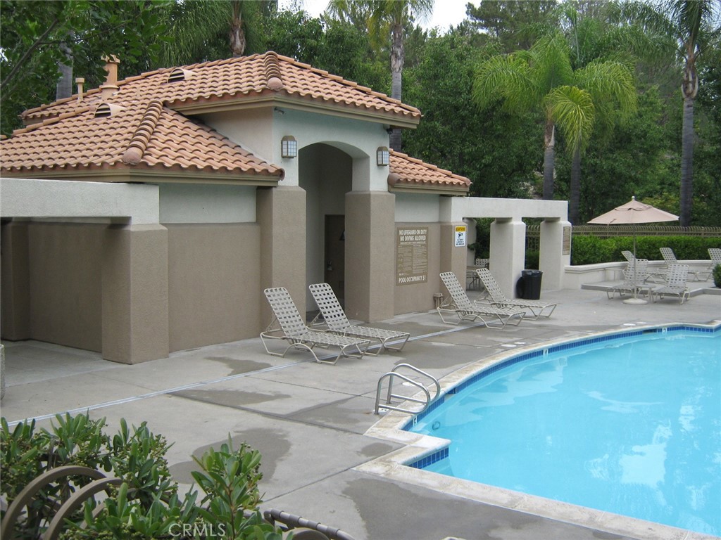 221 California Court Property Photo 4