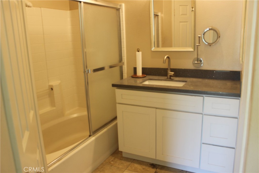 221 California Court Property Photo 11