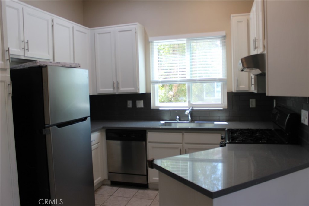 221 California Court Property Photo 14