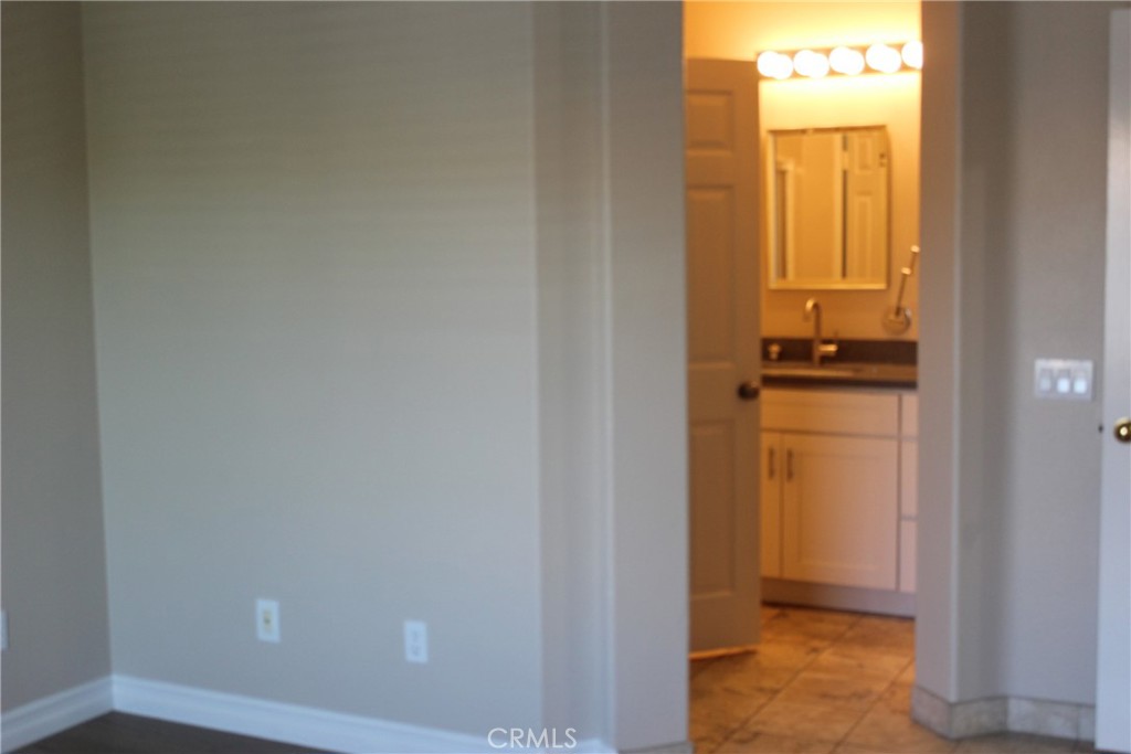 221 California Court Property Photo 22
