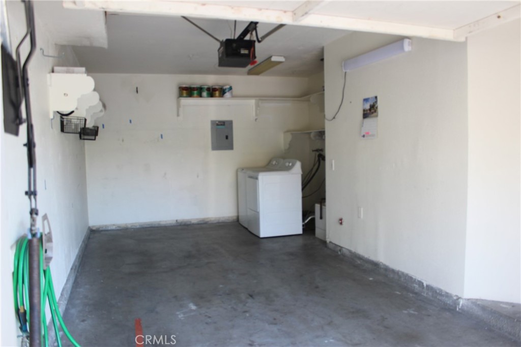 221 California Court Property Photo 27