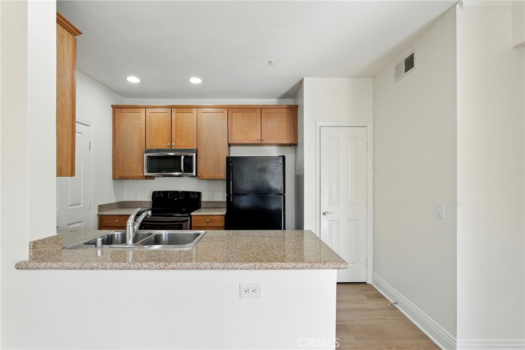 22681 Oakgrove 225 Property Photo 8