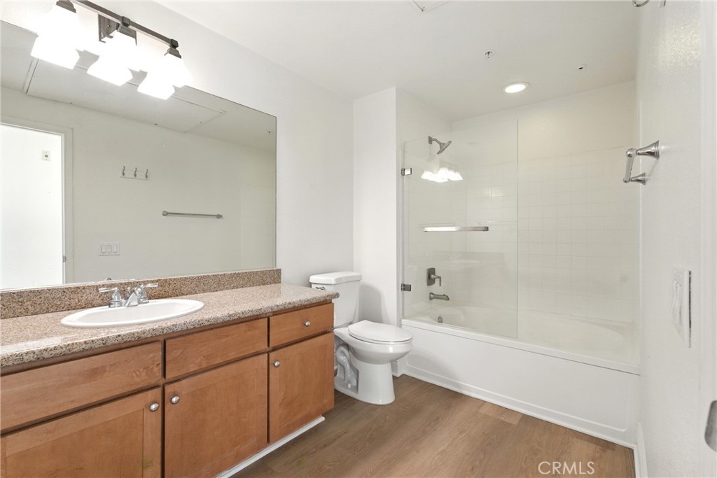 22681 Oakgrove 225 Property Photo 16
