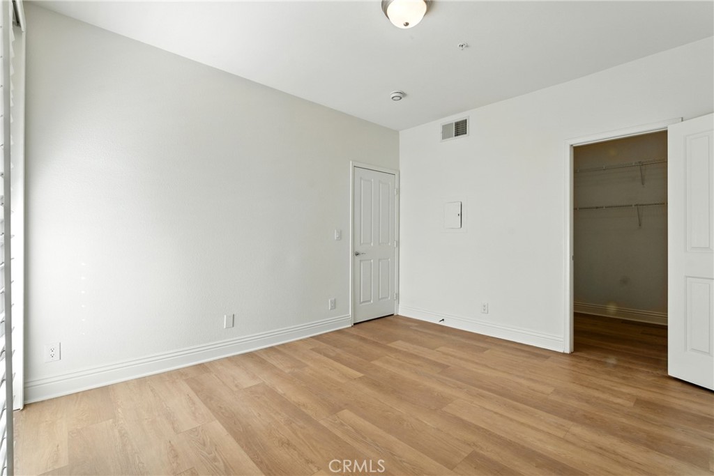 22681 Oakgrove 225 Property Photo 18