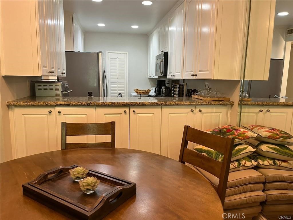 142 Orange Blossom Property Photo 3